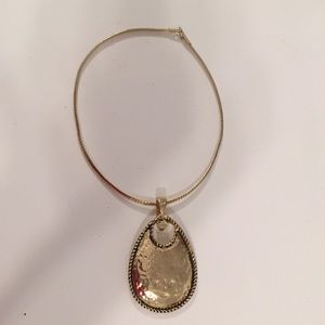 Gold necklace with Pendant